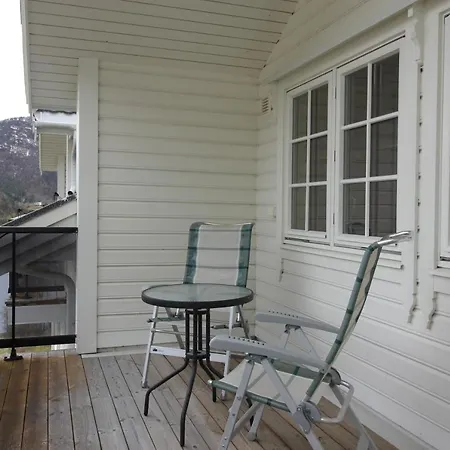 Gjerdset Turistsenter Semesterbostad Isfjorden