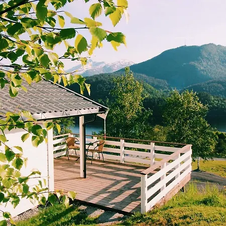 Gjerdset Turistsenter * Isfjorden