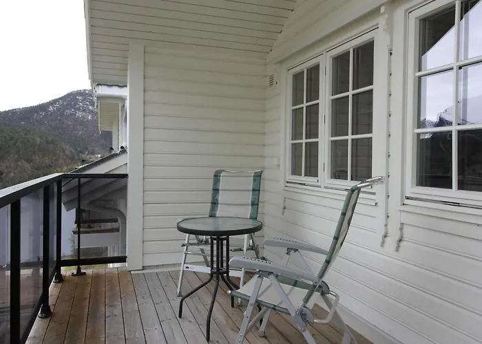 Gjerdset Turistsenter Tatil Evi Isfjorden